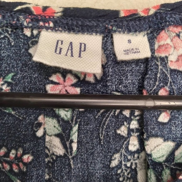 GAP Top Navy Blue Floral Ruffle Lightweight Small - Picture 4 of 9